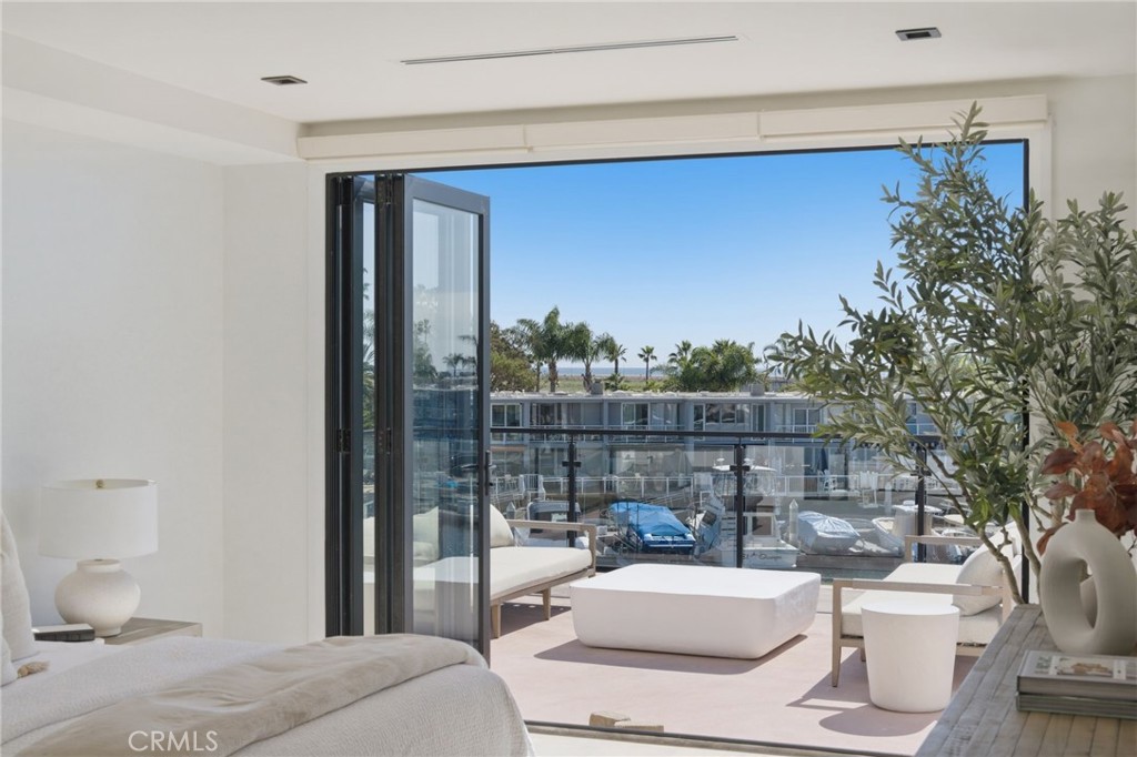 17007 Edgewater Lane