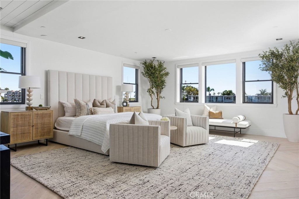 17007 Edgewater Lane