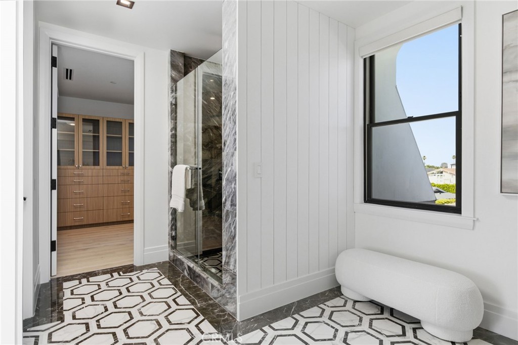 17007 Edgewater Lane