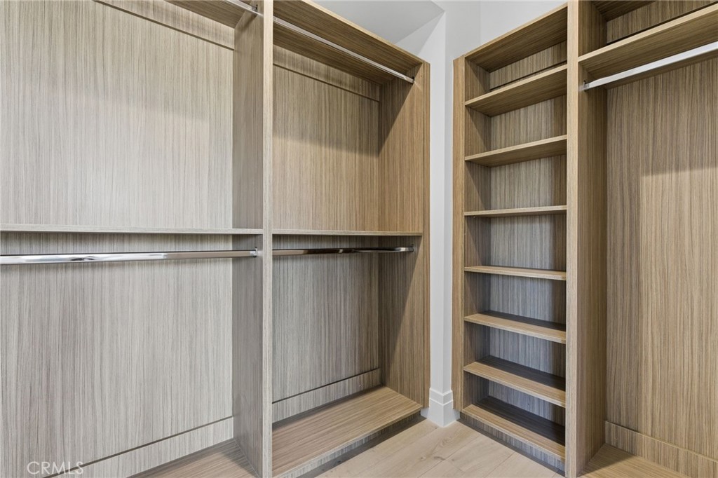 17007 Edgewater Lane