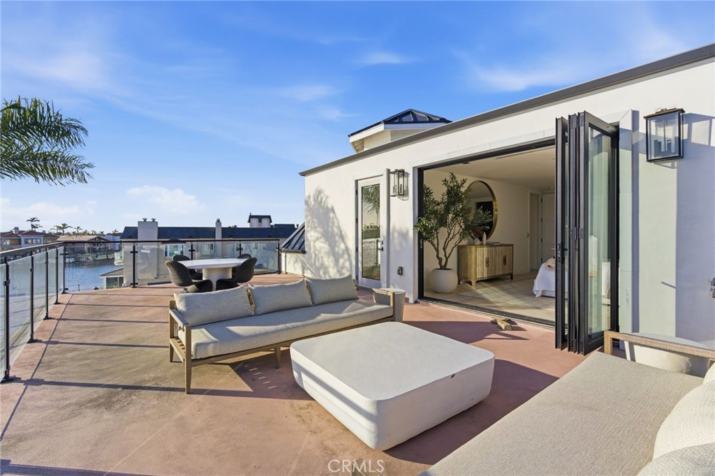 17007 Edgewater Lane