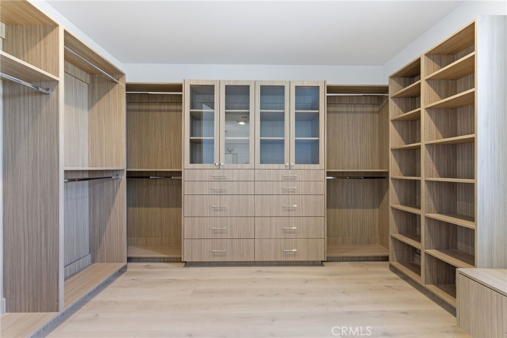 17007 Edgewater Lane