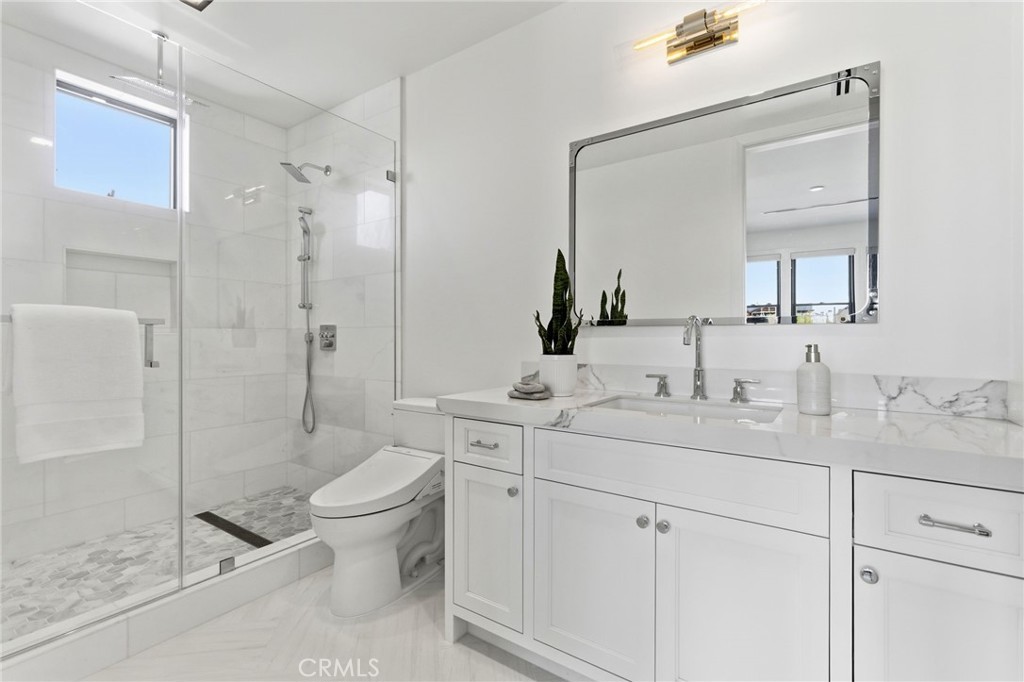 17007 Edgewater Lane