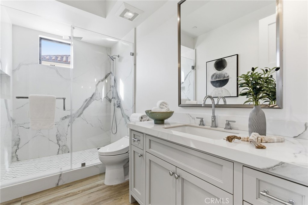 17007 Edgewater Lane