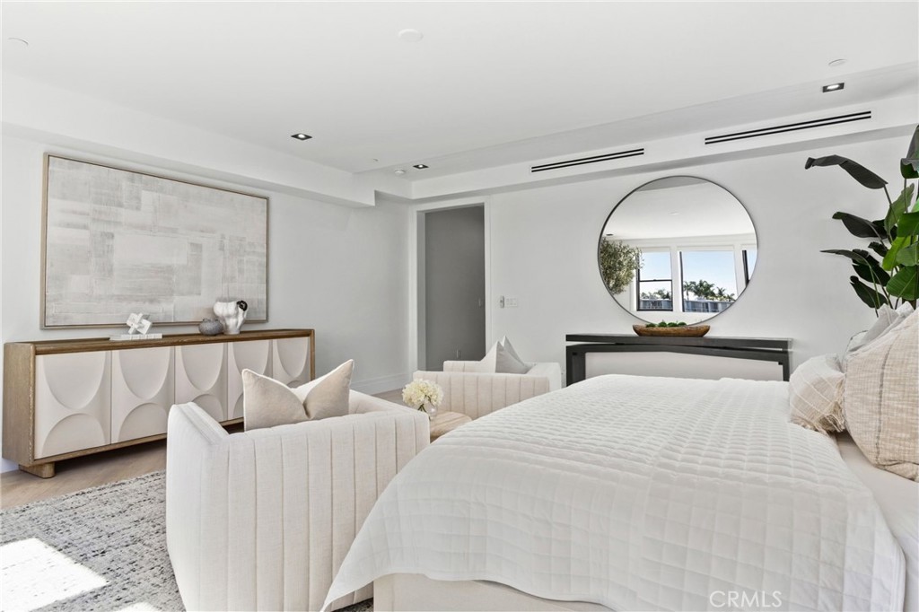 17007 Edgewater Lane