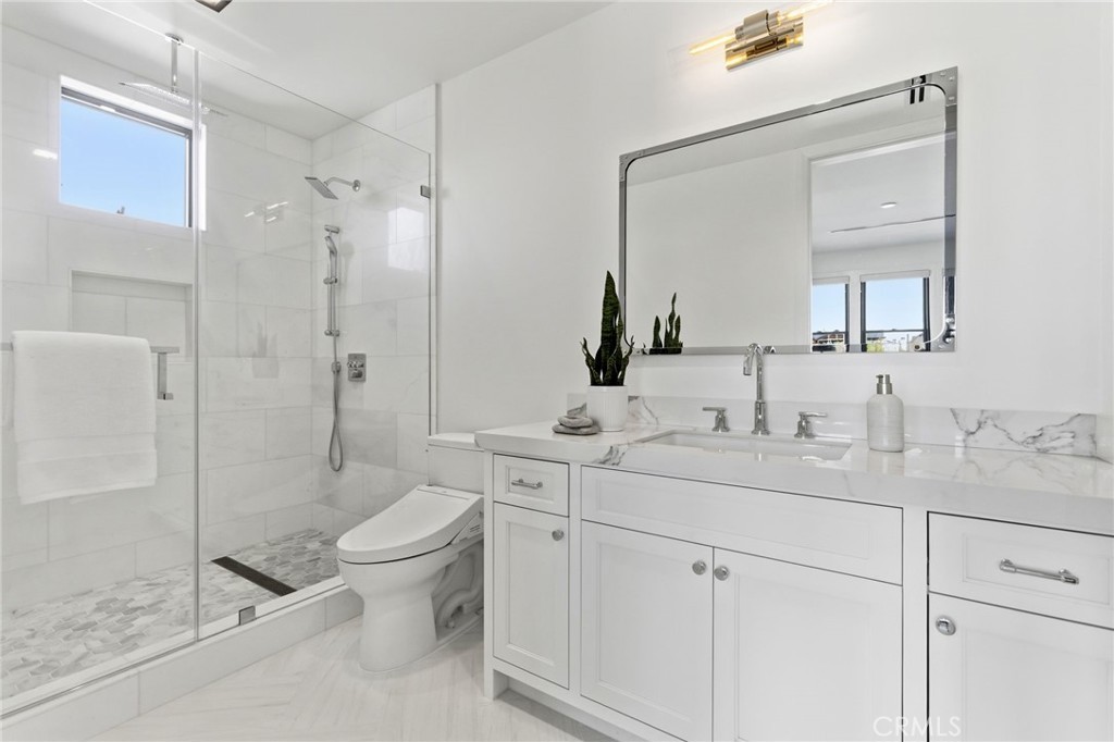 17007 Edgewater Lane