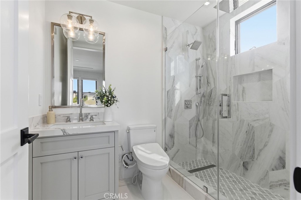 17007 Edgewater Lane