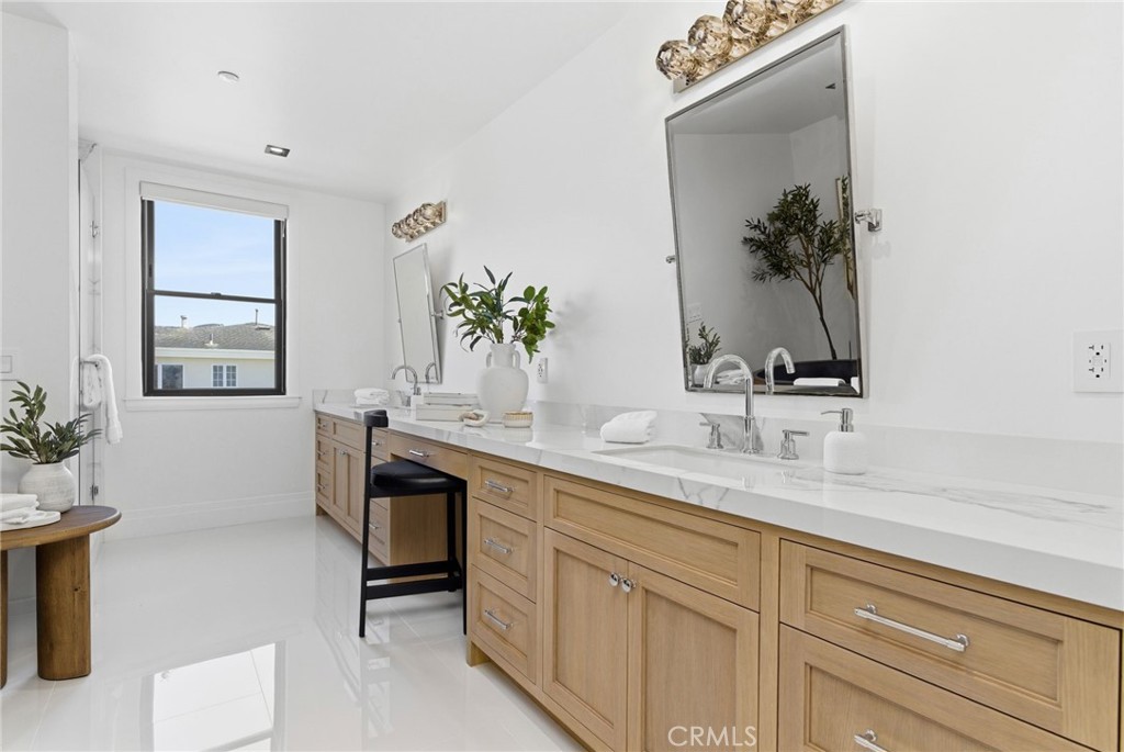 17007 Edgewater Lane