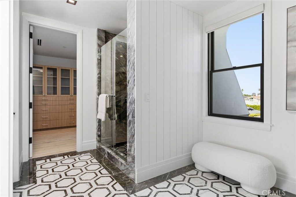 17007 Edgewater Lane