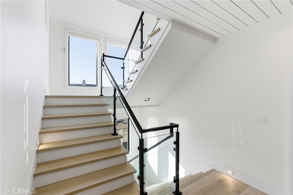 17007 Edgewater Lane