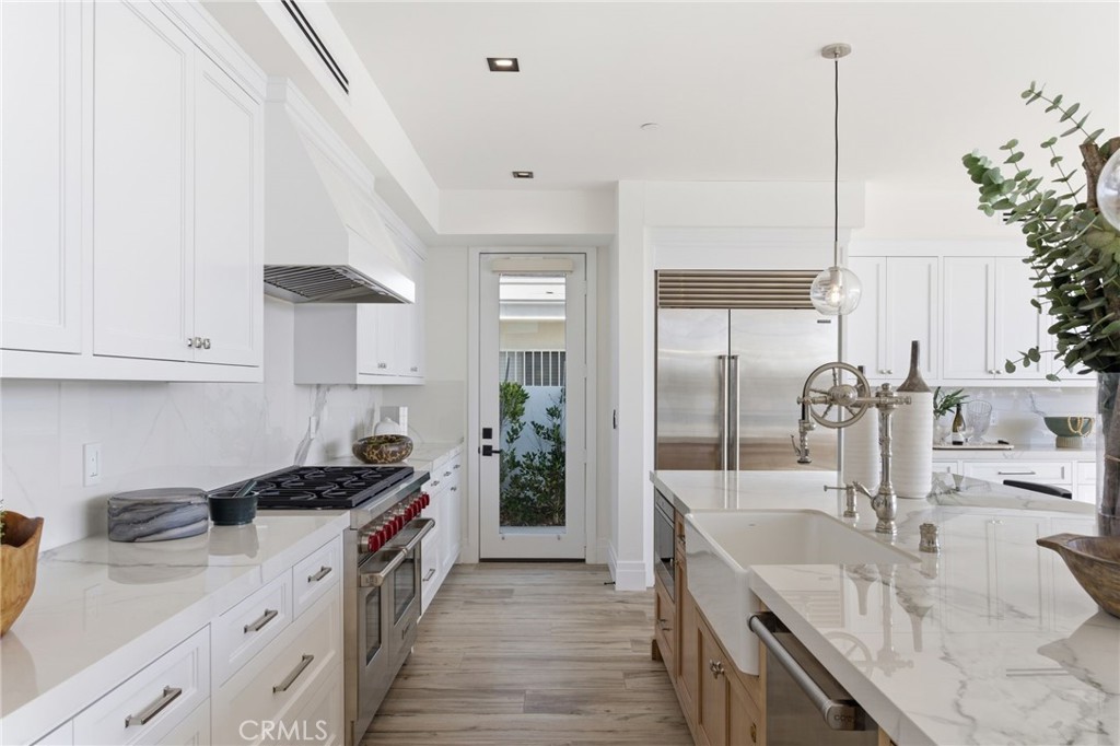 17007 Edgewater Lane