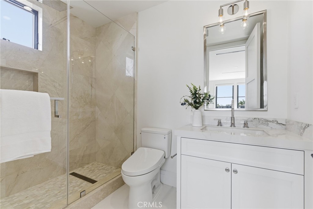 17007 Edgewater Lane