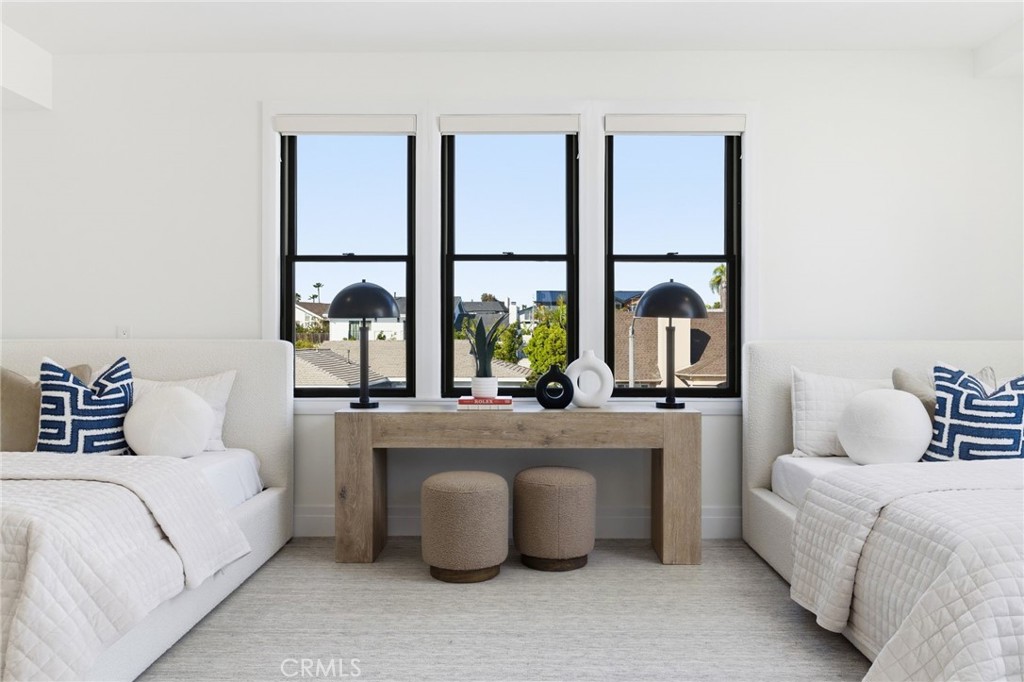 17007 Edgewater Lane