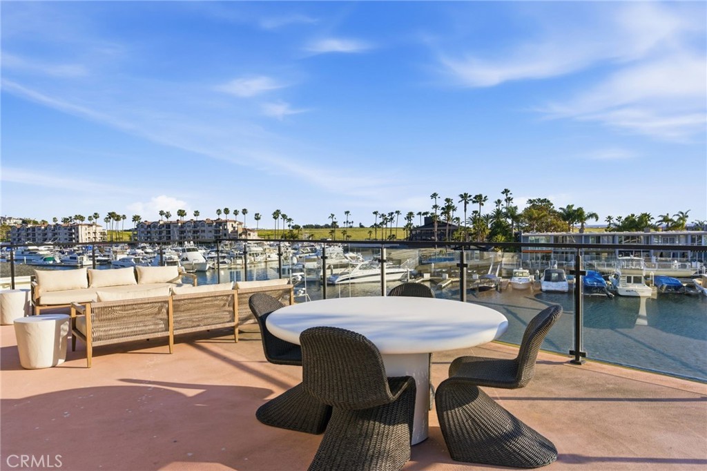 17007 Edgewater Lane