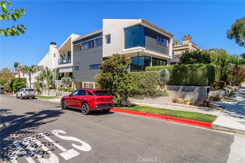 701 Poppy Avenue