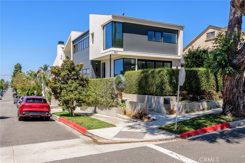 701 Poppy Avenue