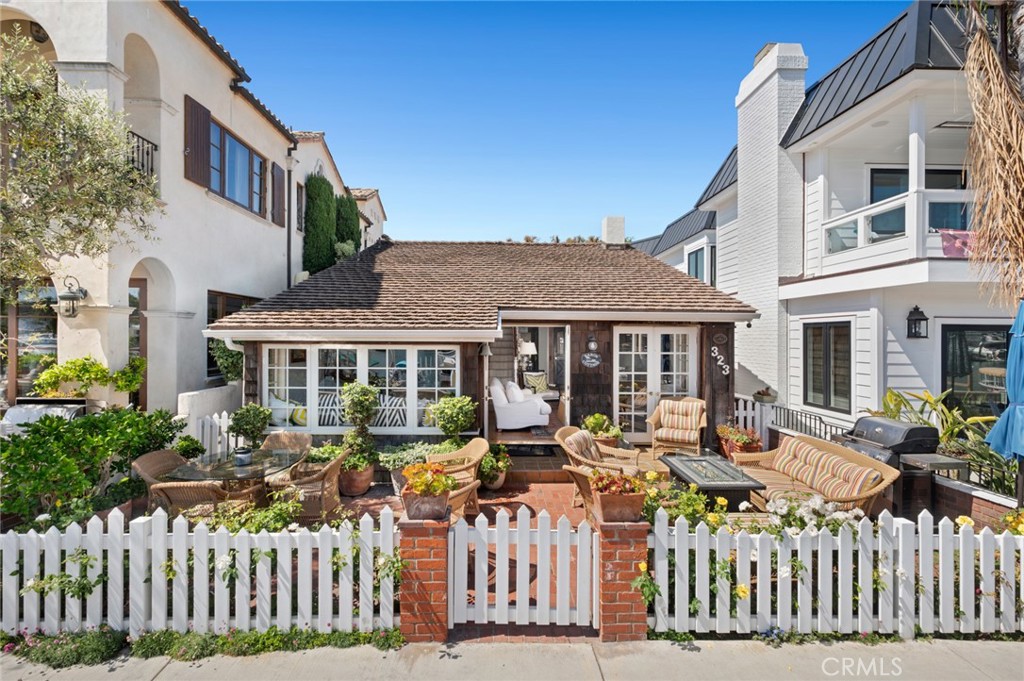 323 E Bay Front