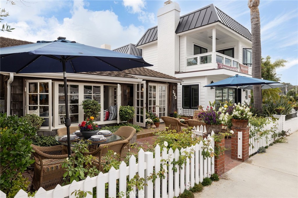 323 E Bay Front