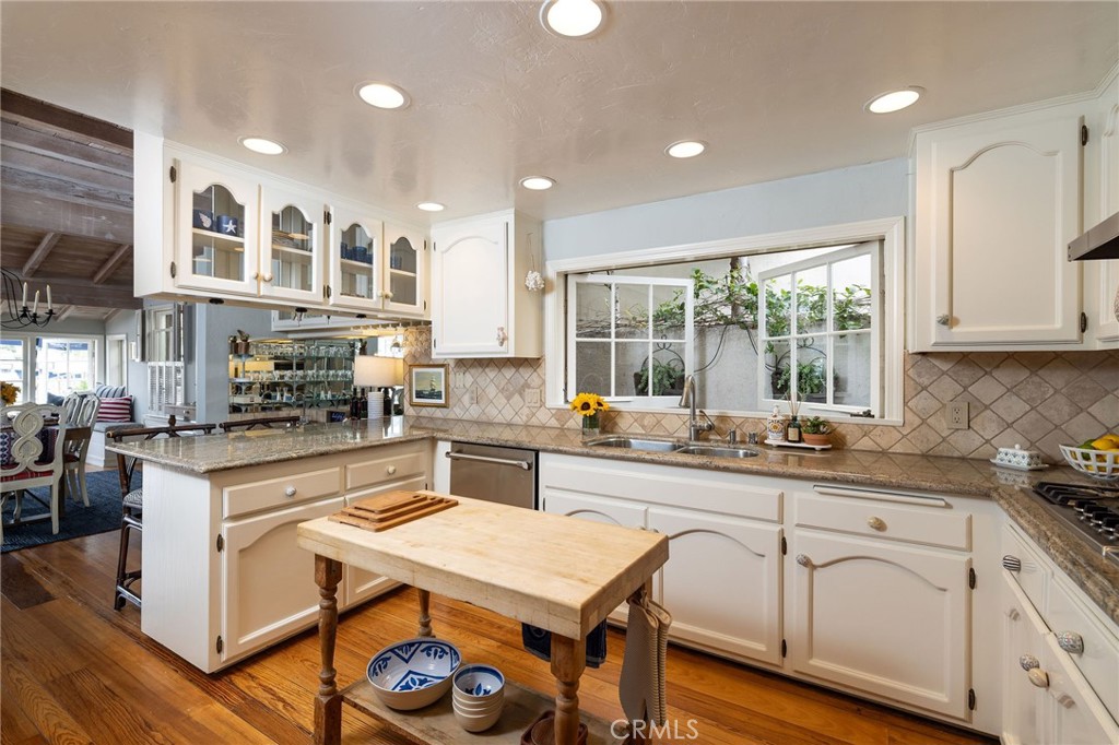 323 E Bay Front