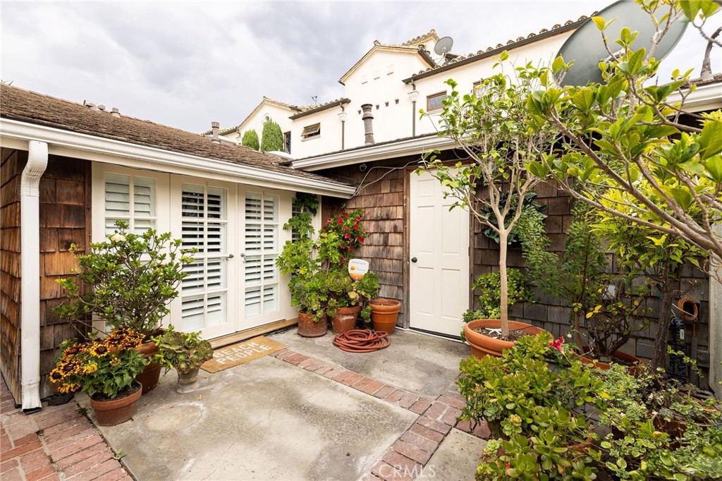 323 E Bay Front