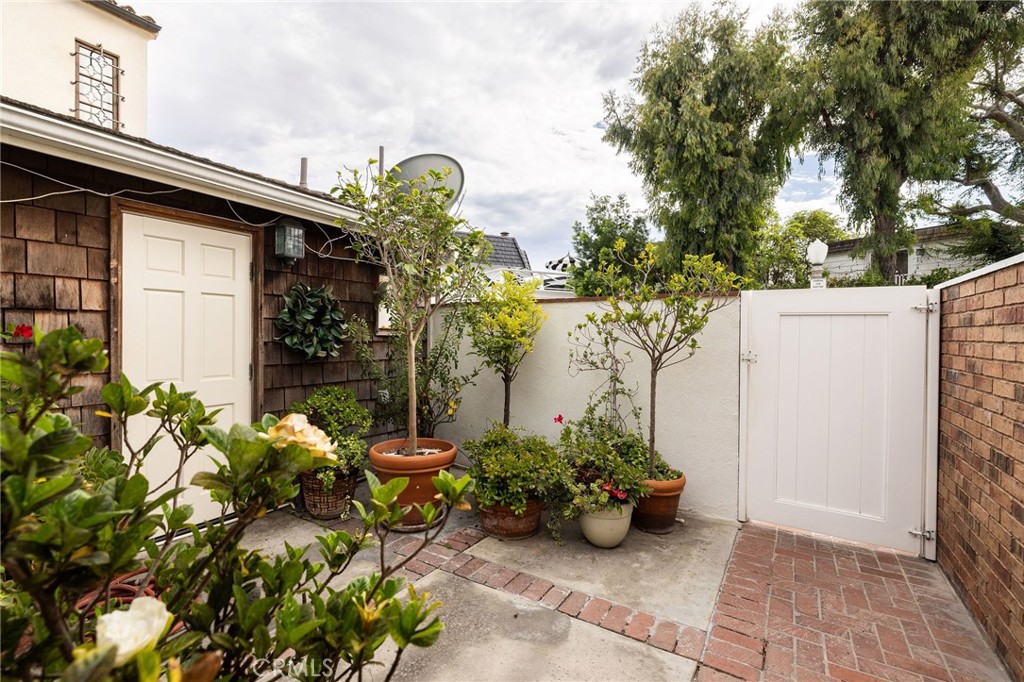 323 E Bay Front