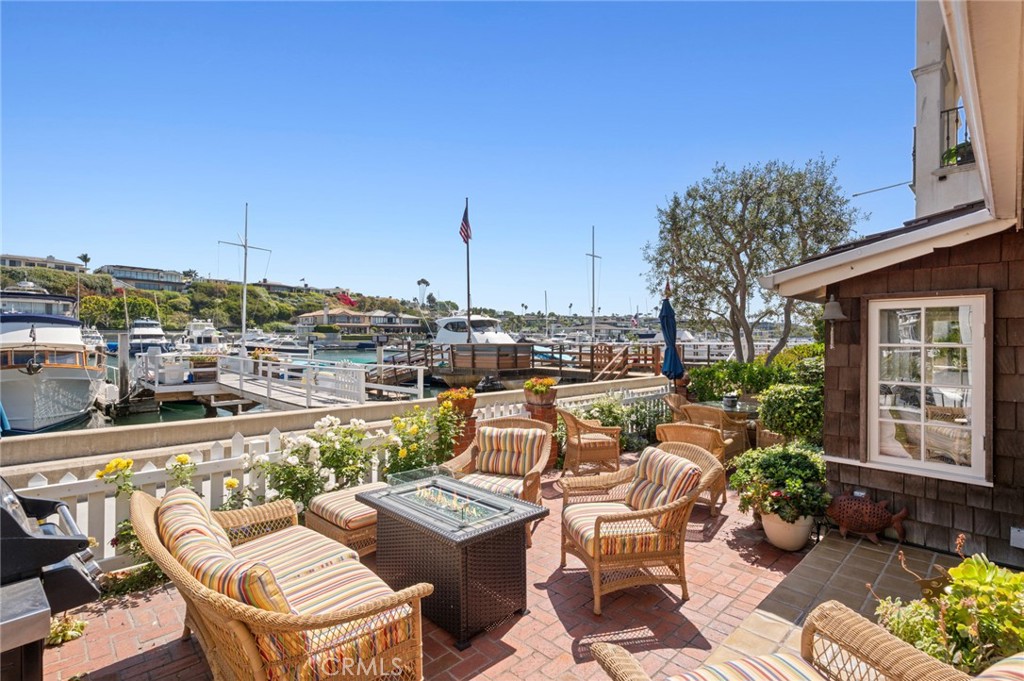 323 E Bay Front