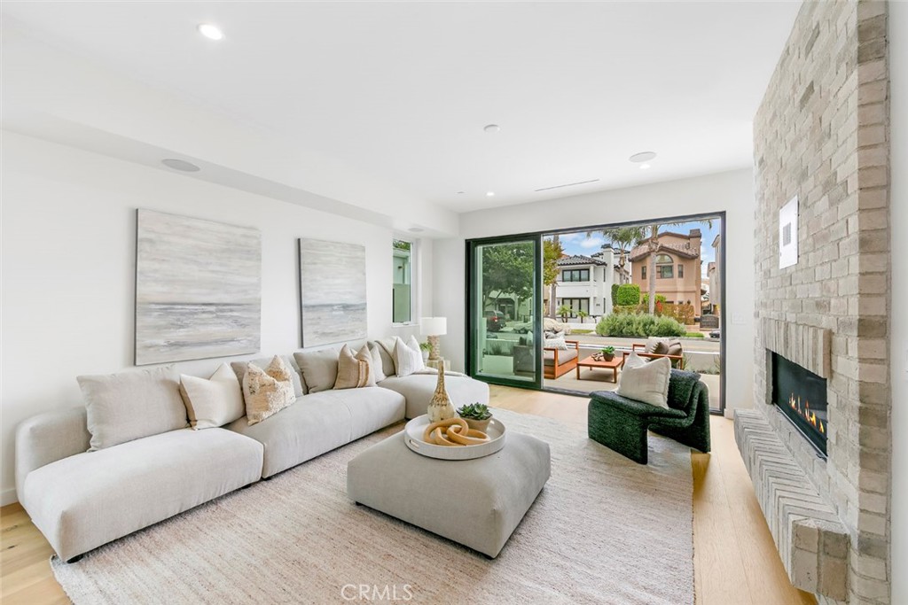 307 14th Street
