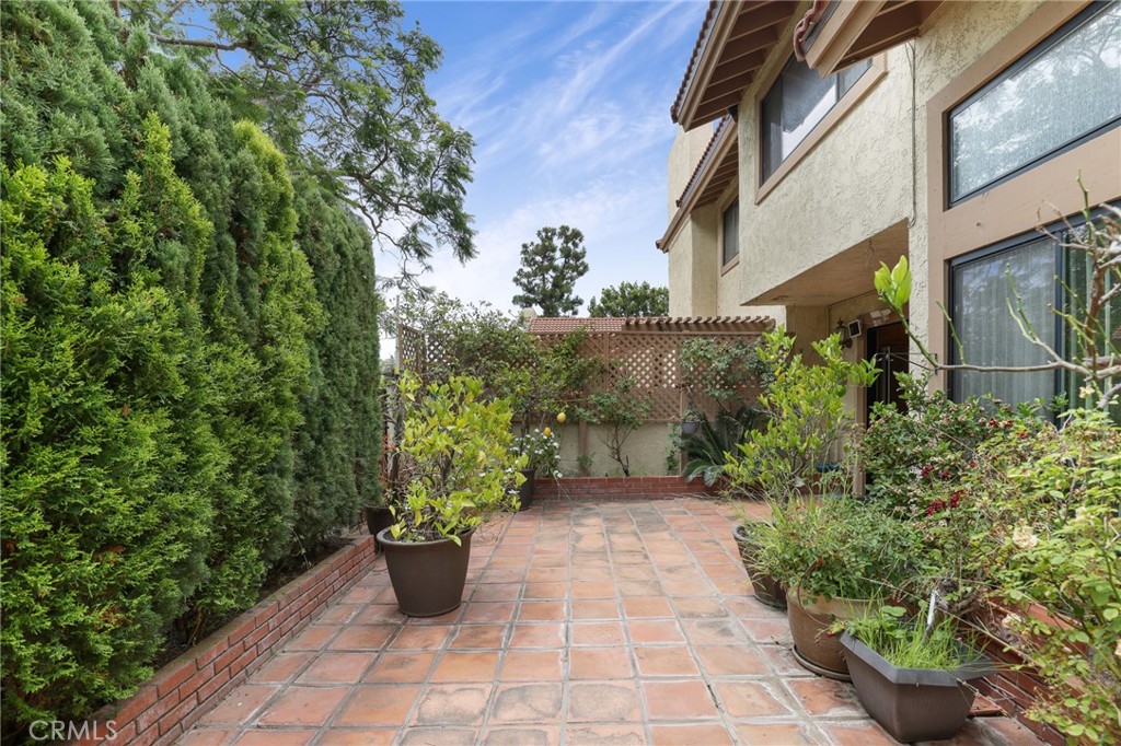 8402 Sunbeam Cir