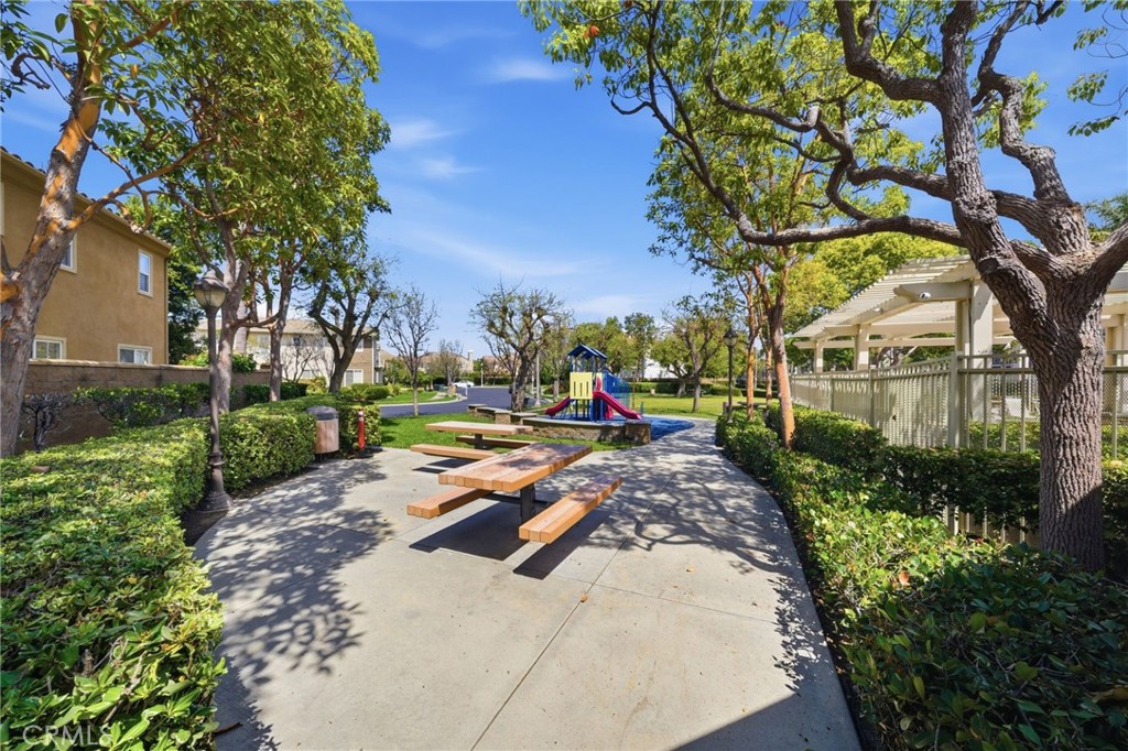 16836 Primrose Lane