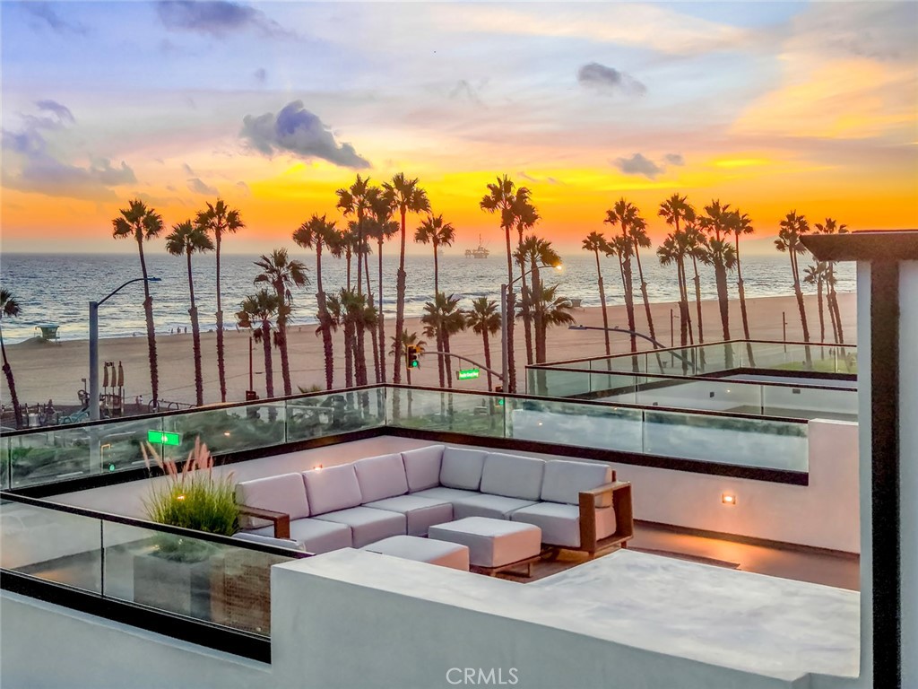 816 Pacific Coast Highway