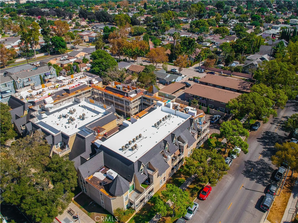 300 E Chestnut 300Q