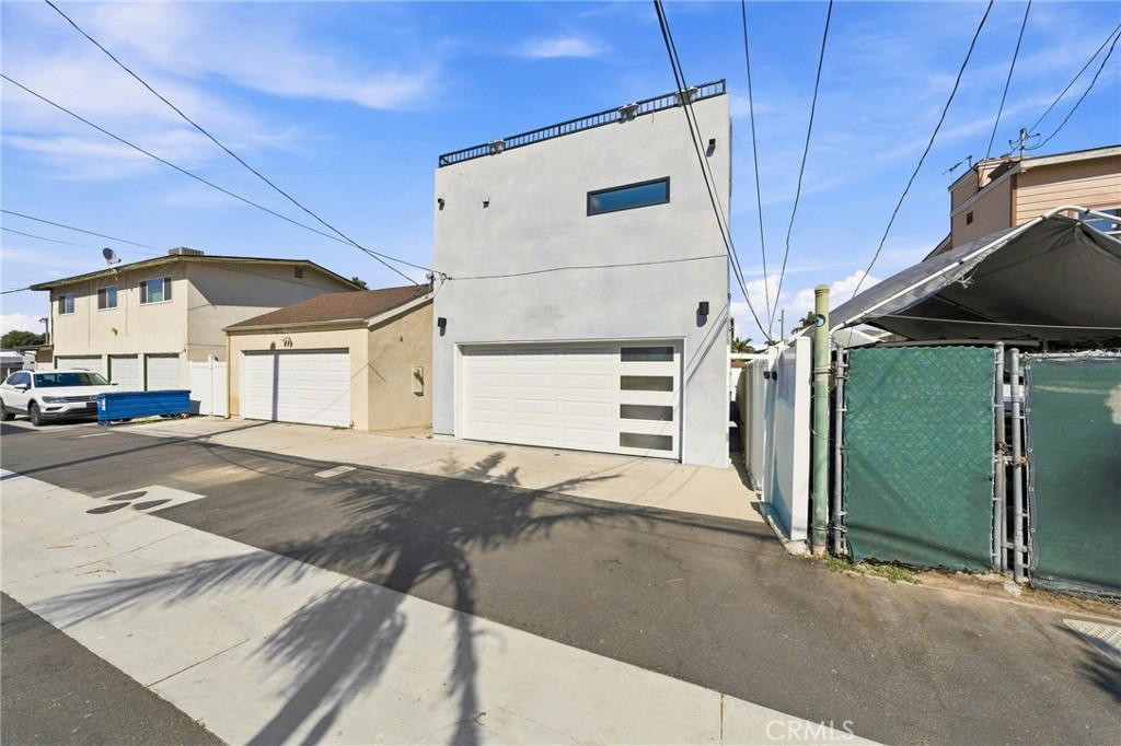 1209 Huntington Street