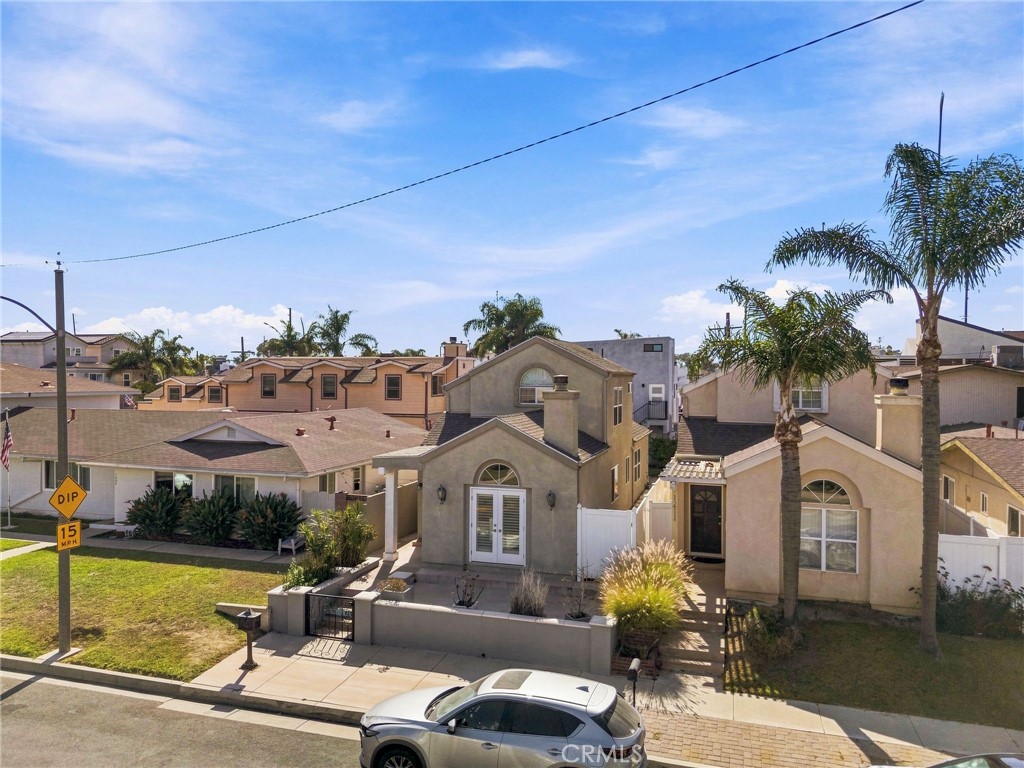 1209 Huntington Street