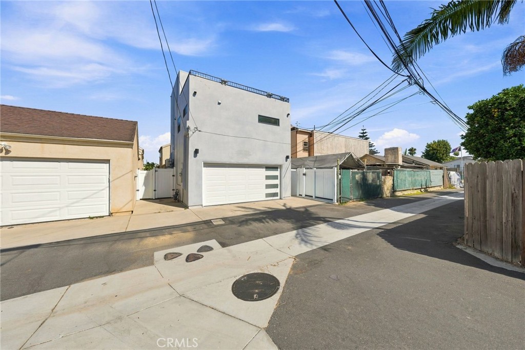 1209 Huntington Street