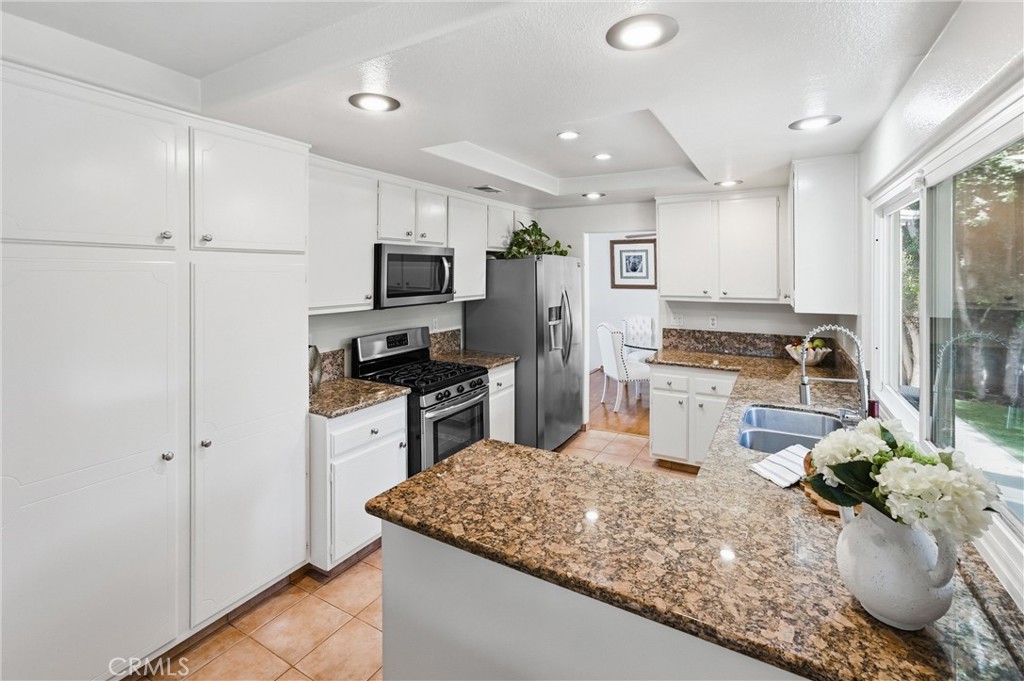5872 Meadowbrook Drive