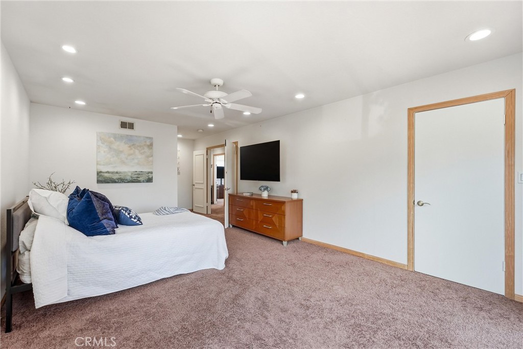 5872 Meadowbrook Drive