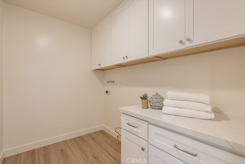 18644 Applewood