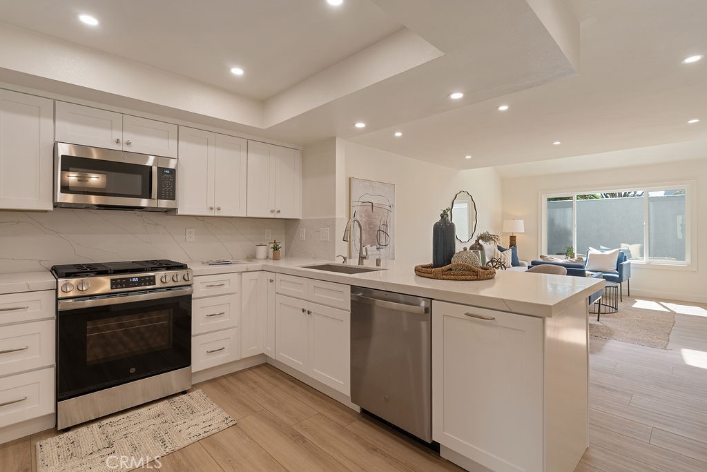 18644 Applewood