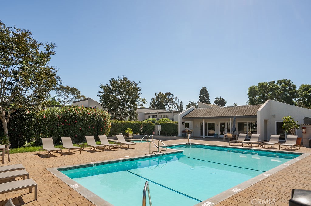 18644 Applewood