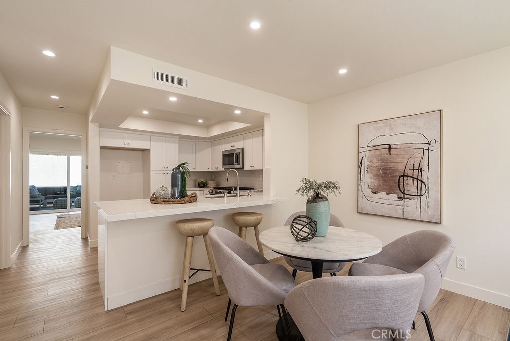 18644 Applewood