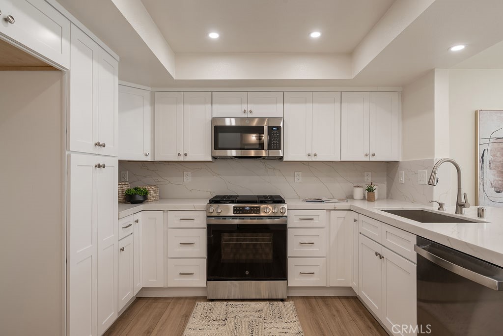 18644 Applewood
