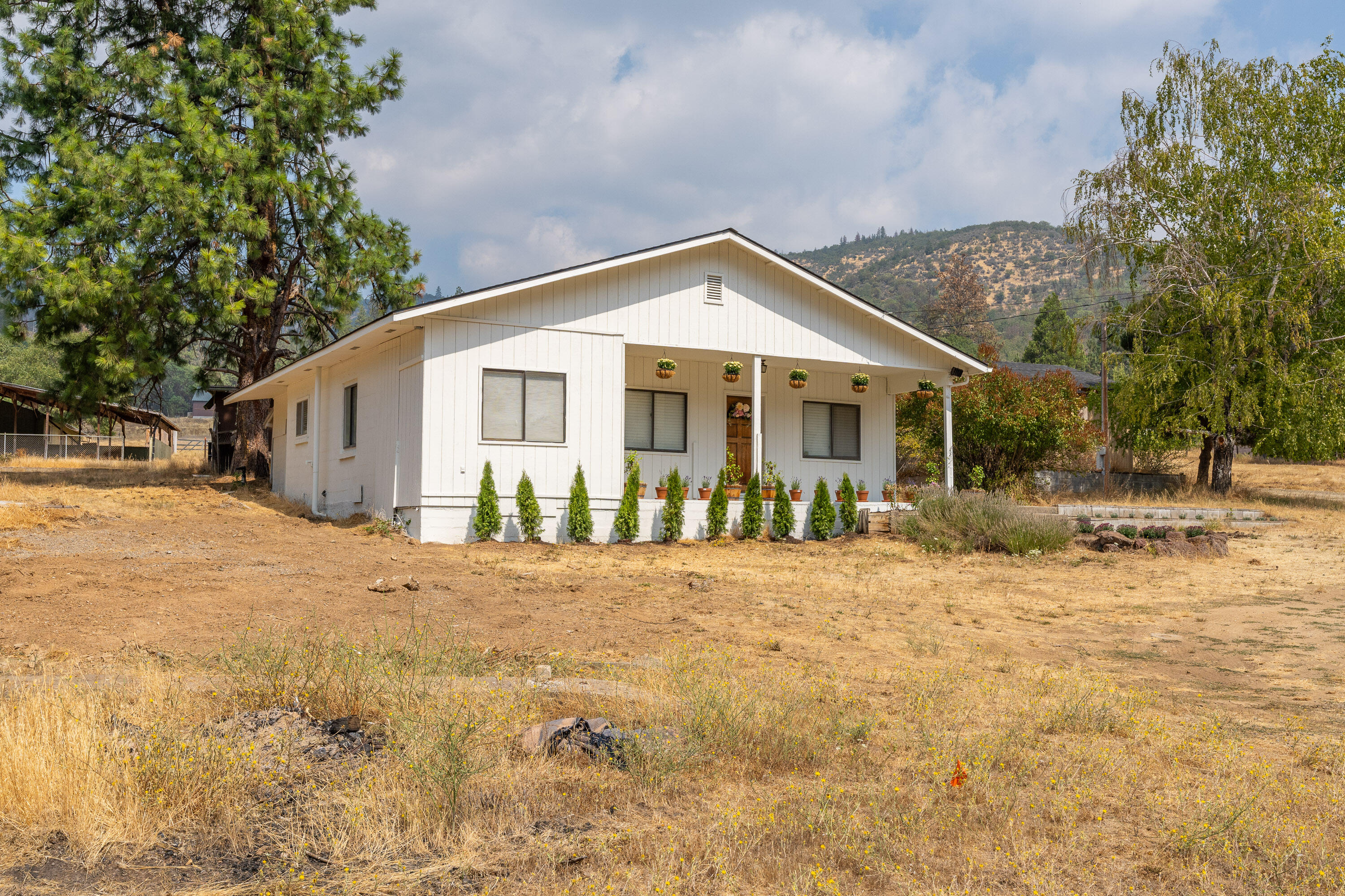 4716 Highway 238