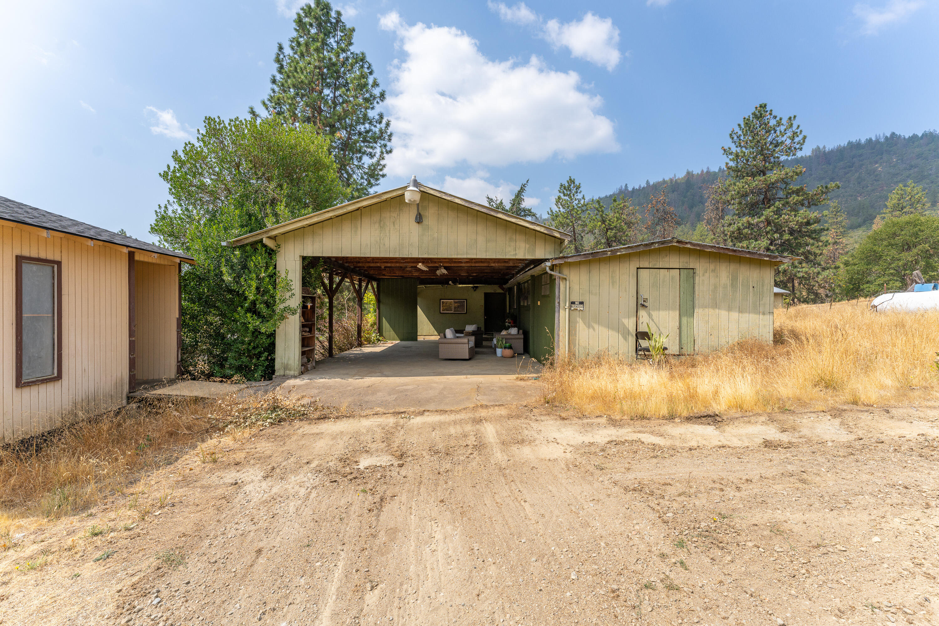 4716 Highway 238