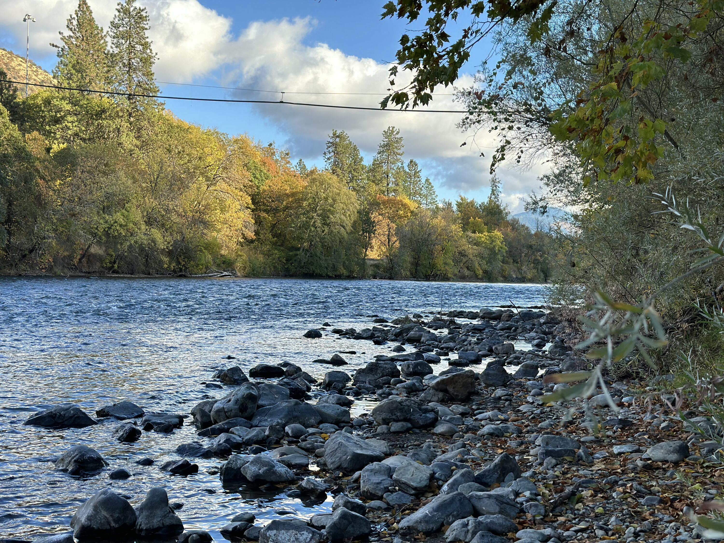 5721 Rogue River Highway