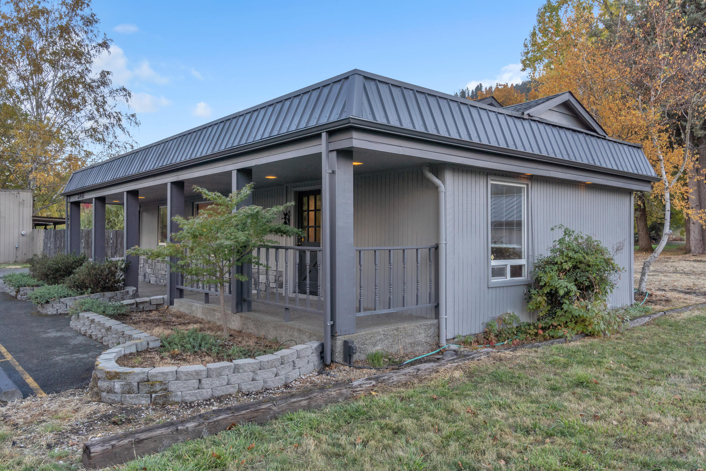 5721 Rogue River Highway