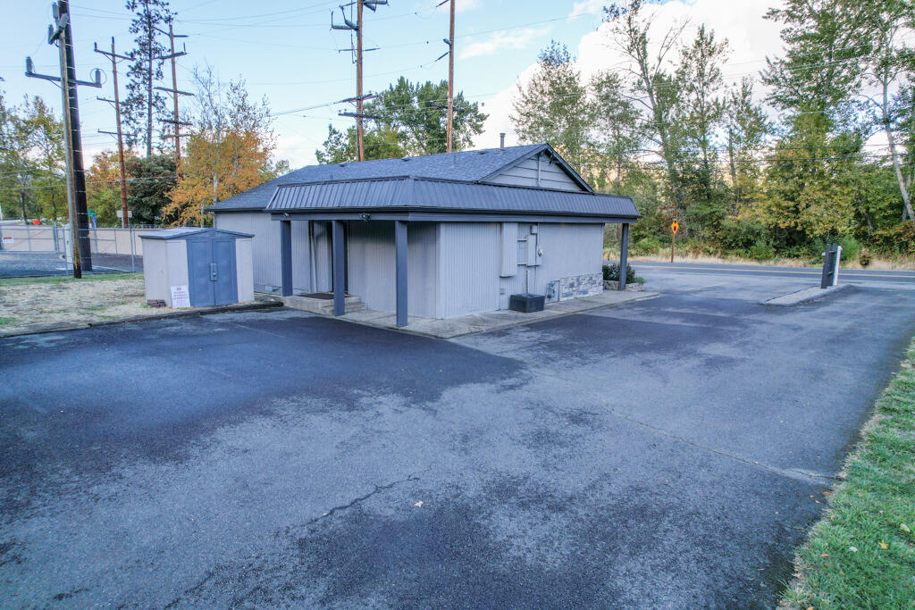 5721 Rogue River Highway