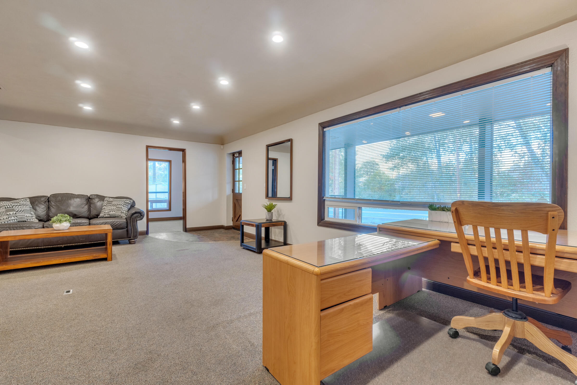 5721 Rogue River Highway