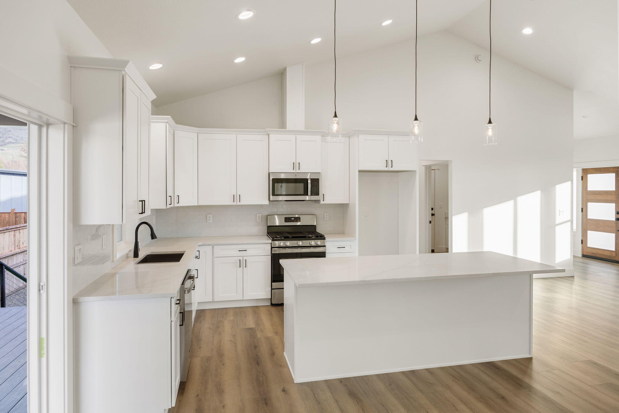 3375 Viewpoint Drive