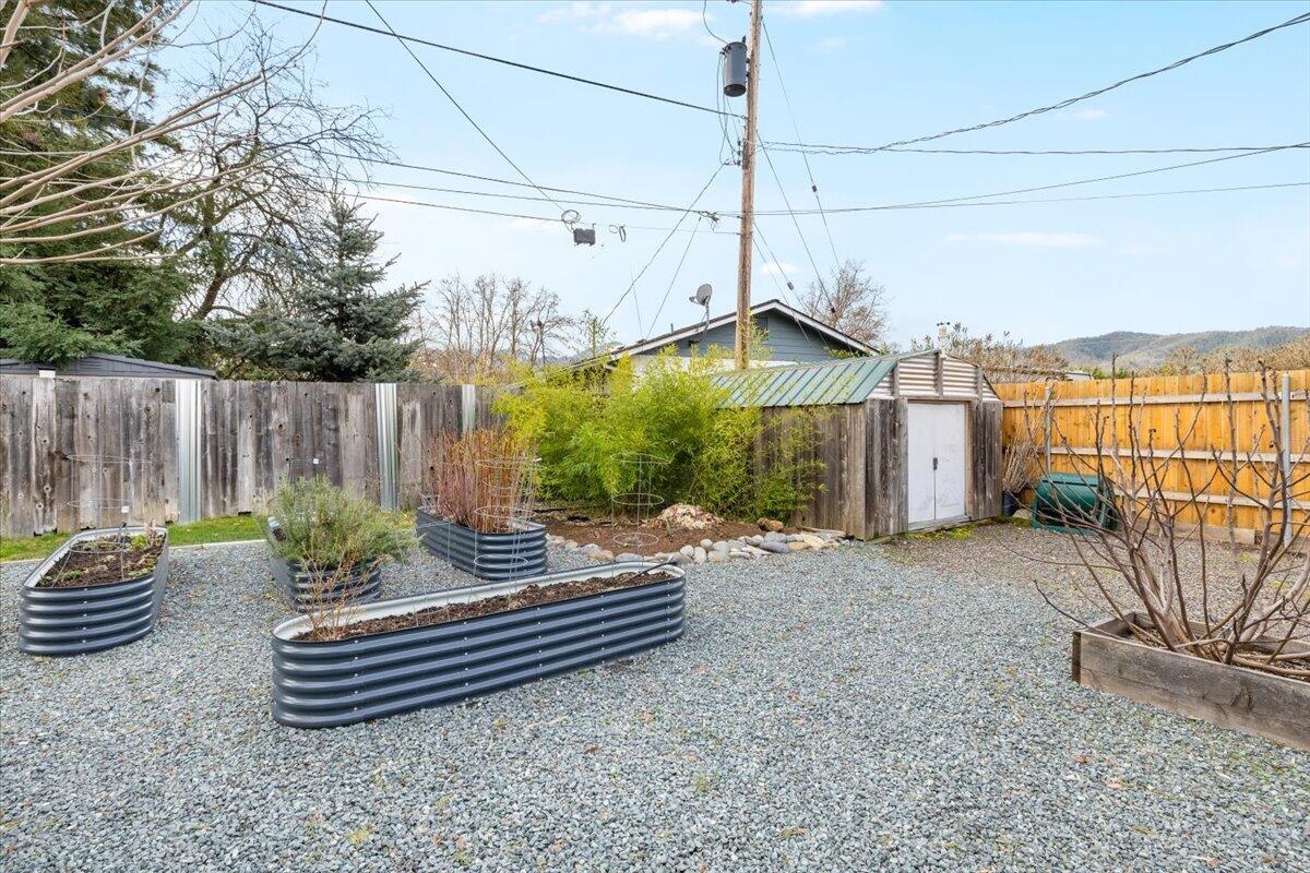 105 N 4th Street