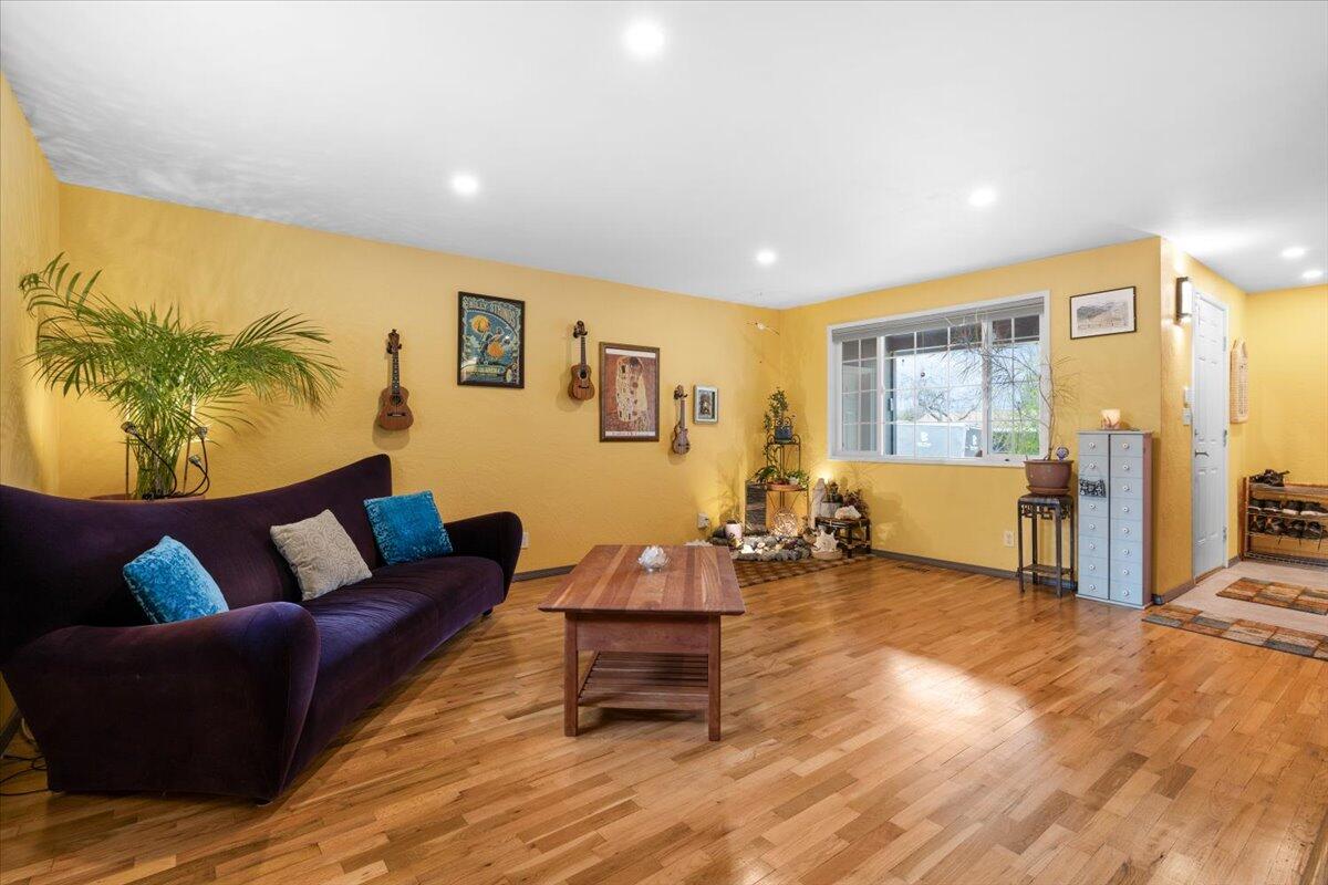 105 N 4th Street